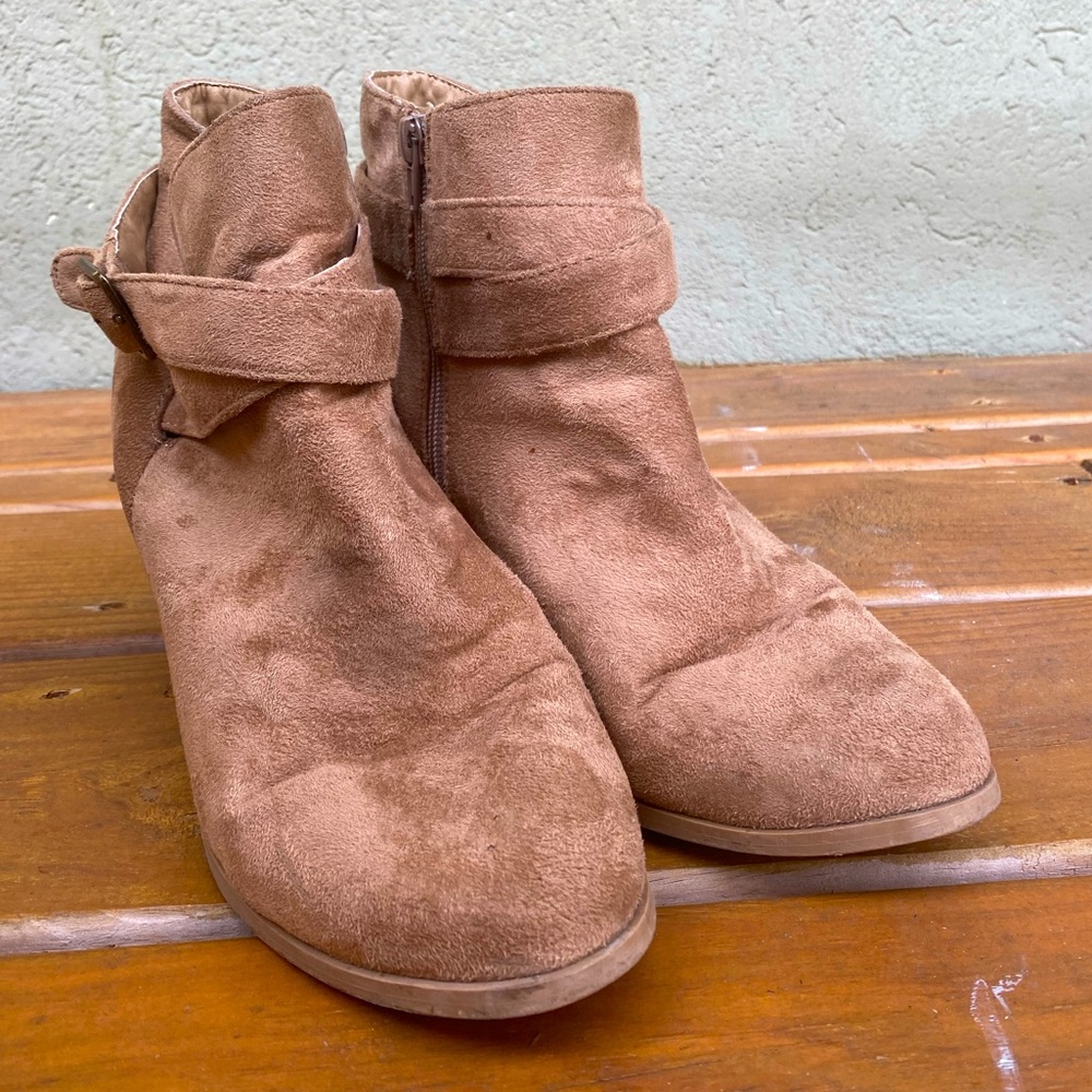 Brown Suede Heeled Booties Women’s Size 10 - Picture 2 of 4